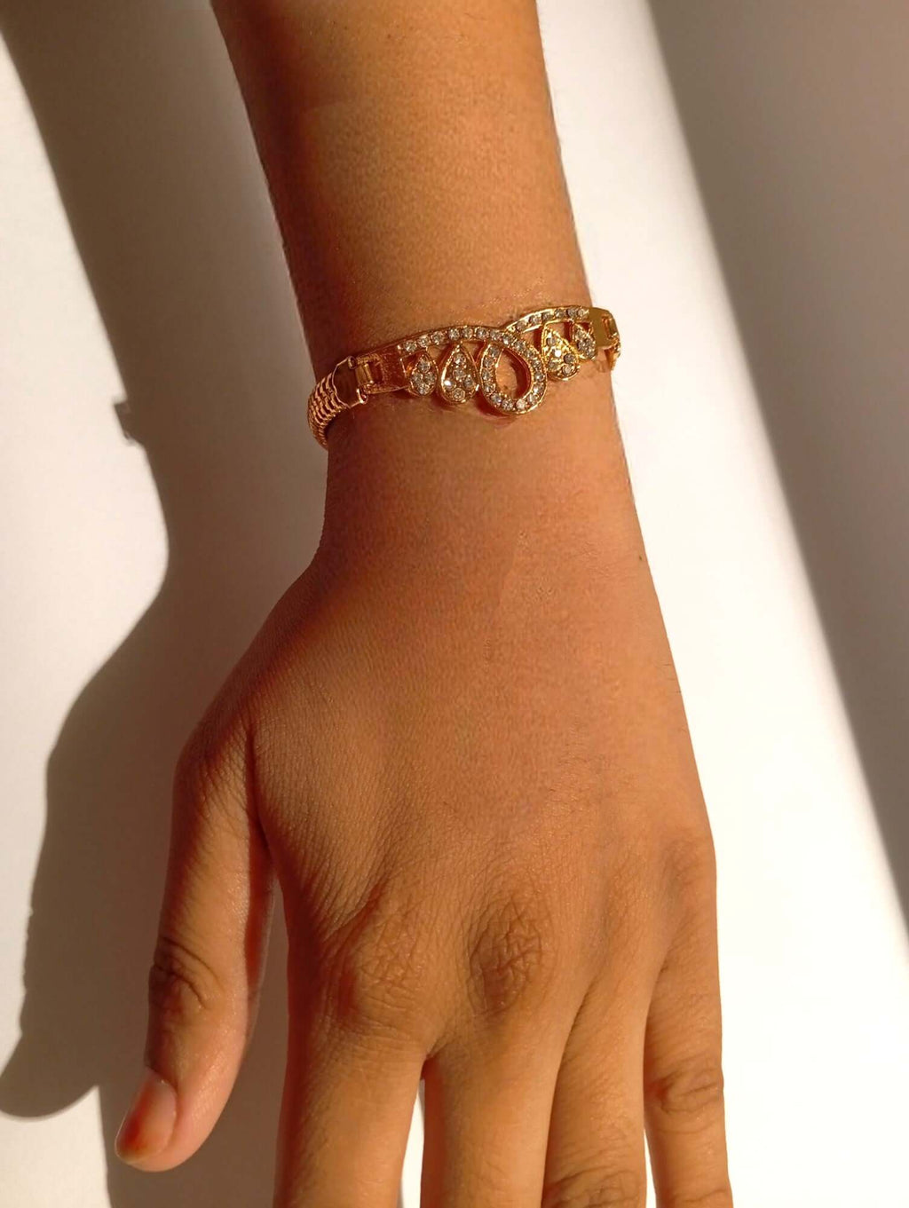 High-shine bracelet for modern outfits